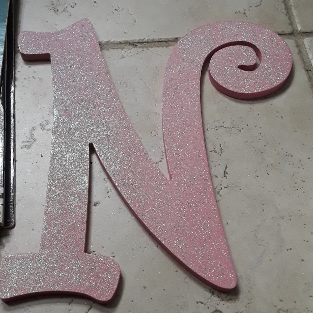 Beautiful N for Girls room pink